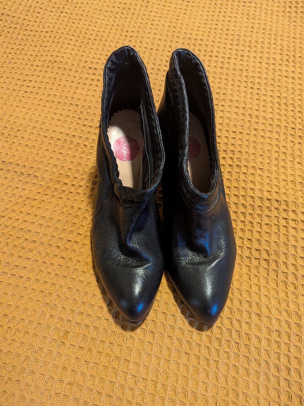 Diesel Black Pointed-Toe Leather Ankle Booties, 37